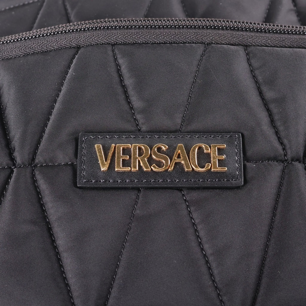 VERSACE(ヴェルサーチ) キルティングバックバッグ リュックサック ブラック/ゴールド 1018355 1A13686 1B00V 1011562 1A09741 レディース