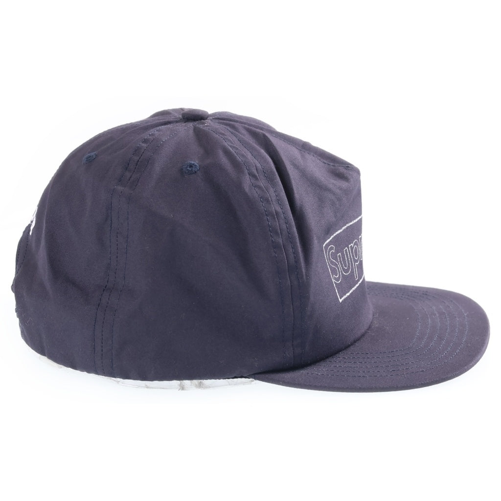 SUPREME(シュプリーム) 21SS KAWS Chalk Logo 5-Panel カウズ チョークロゴ ベースボールキャップ 帽子 ネイビー