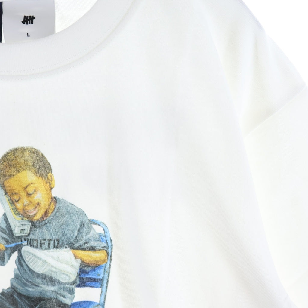 APPLEBUM(アップルバム) ×UNDEFEATED アンディーフィーデット ロゴデザイン クルーネック カットソー 半袖Tシャツ ホワイト