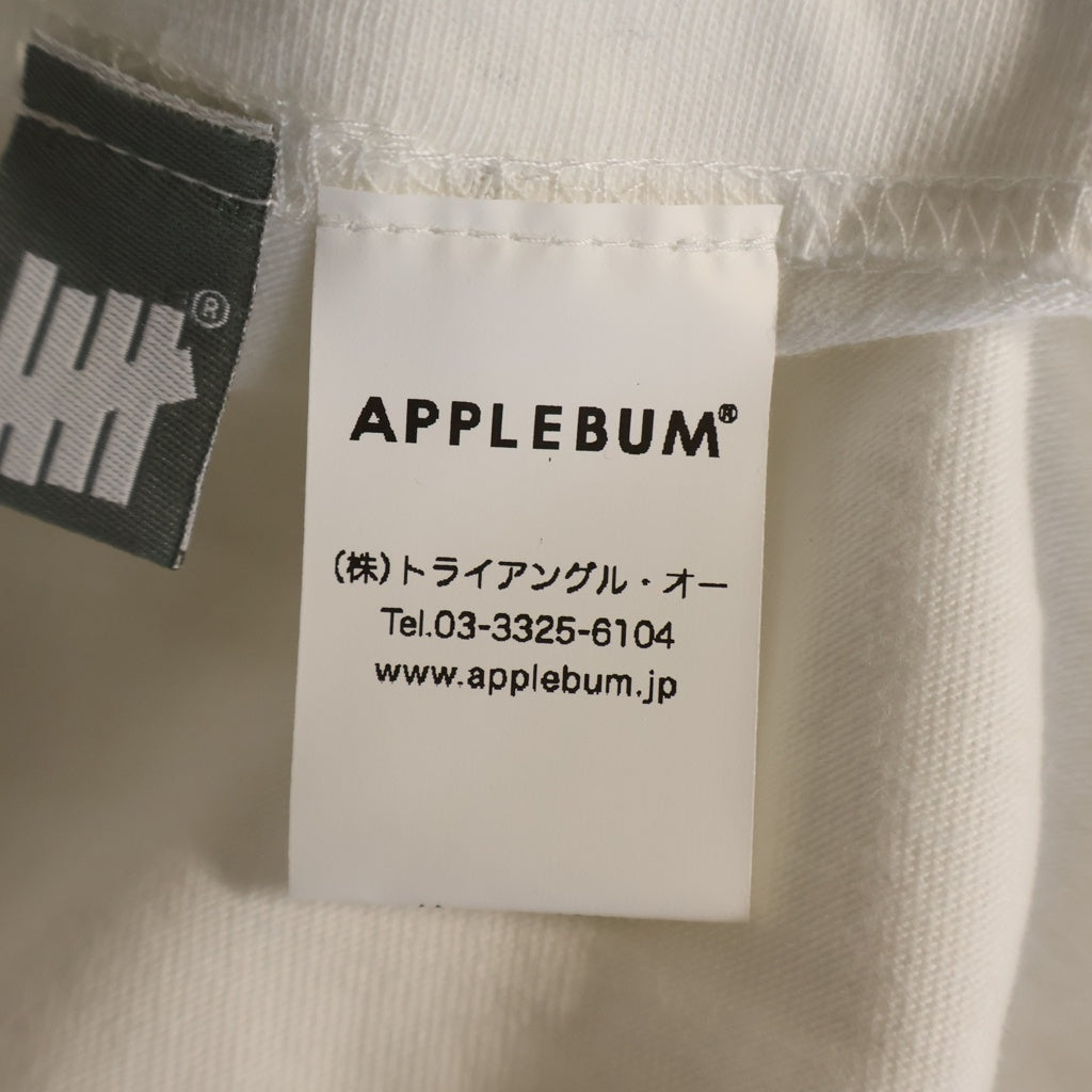 APPLEBUM(アップルバム) ×UNDEFEATED アンディーフィーデット ロゴデザイン クルーネック カットソー 半袖Tシャツ ホワイト