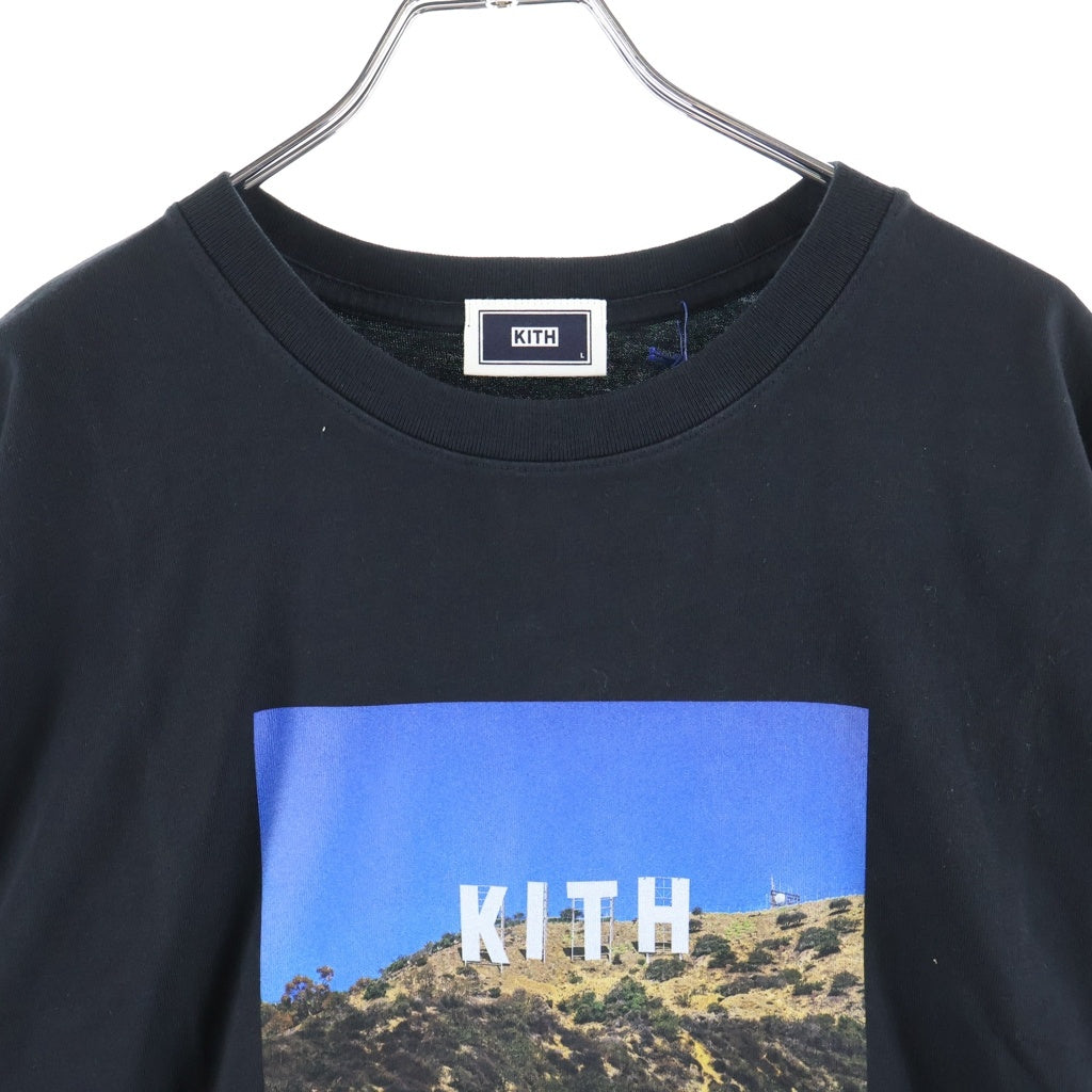 KITH(キス) 26SS WEST HOLLY WOOD TEE ウエスト ハリウッド ロゴデザイン クルーネック カットソー 半袖Tシャツ ブラック KHMA030062-001