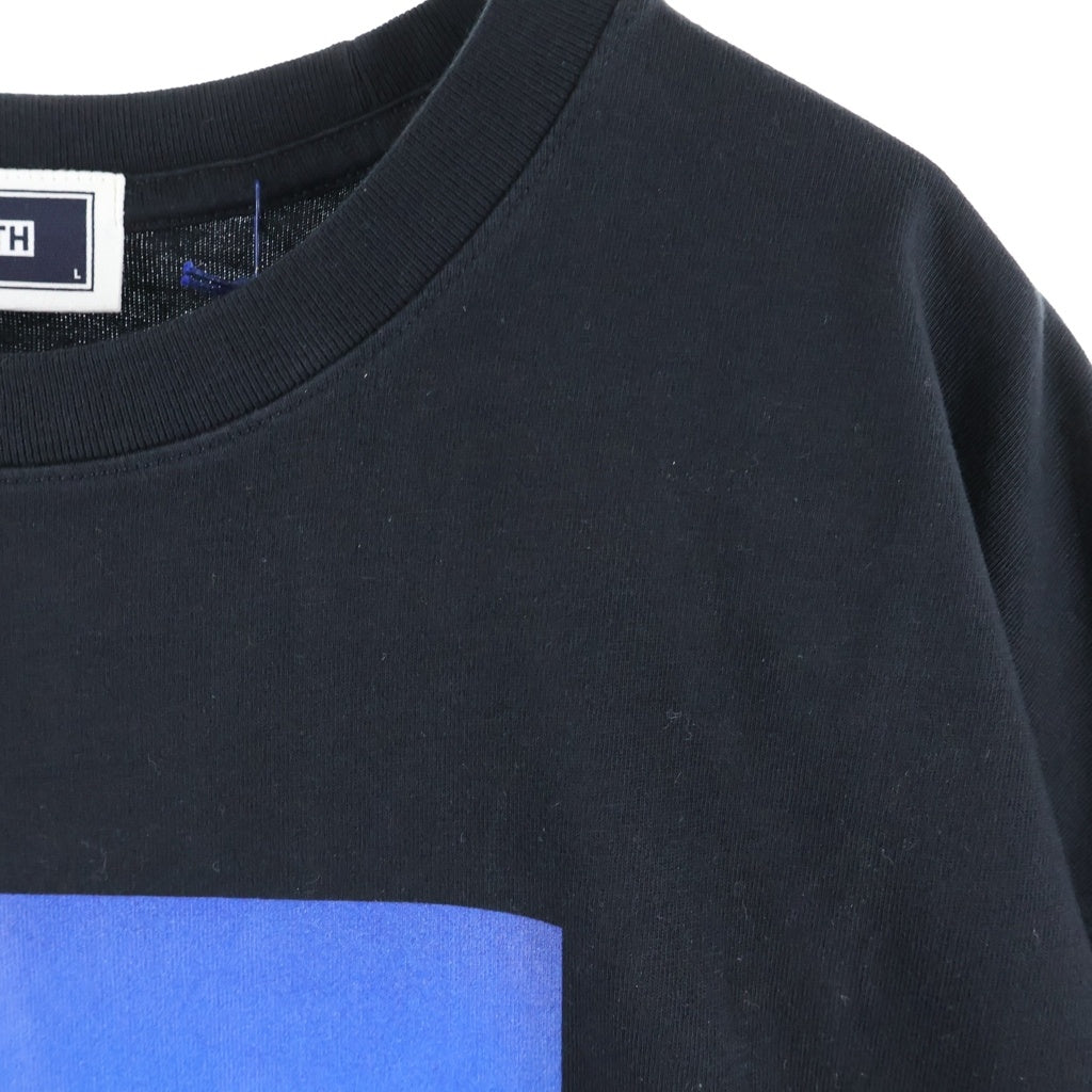 KITH(キス) 26SS WEST HOLLY WOOD TEE ウエスト ハリウッド ロゴデザイン クルーネック カットソー 半袖Tシャツ ブラック KHMA030062-001