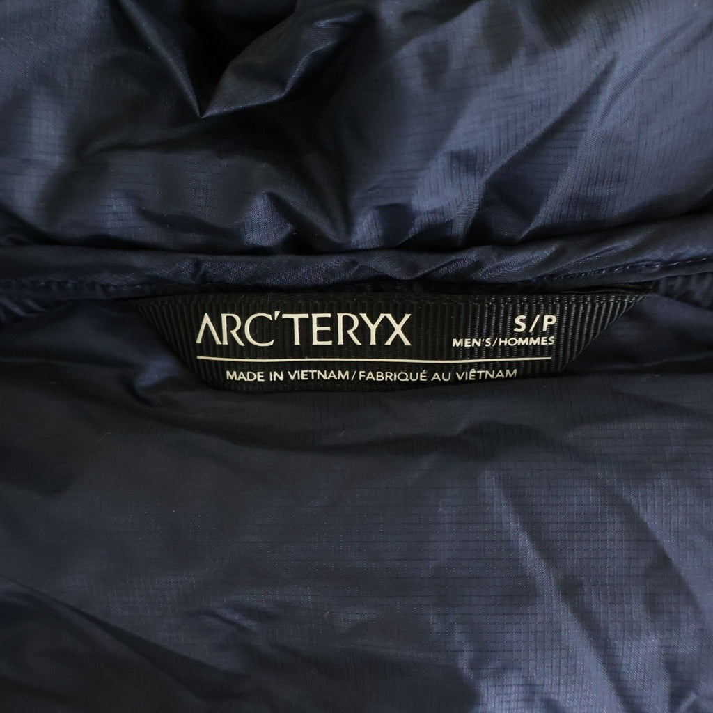ARC'TERYX(アークテリクス) CERIUM SV HOODY セリーム ロゴデザイン フーデッド 中綿ジャケット ネイビー X000010555