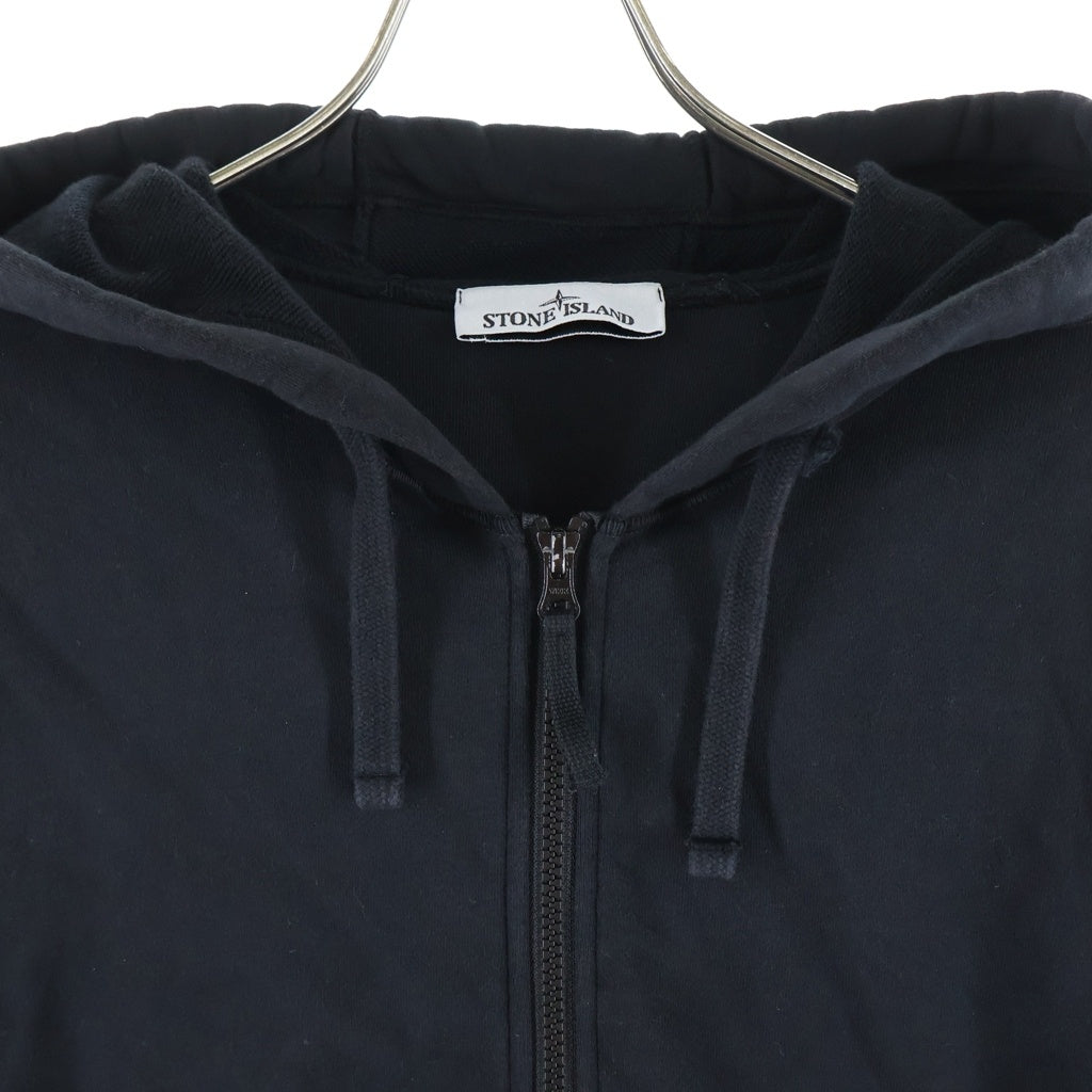 STONE ISLAND(ストーンアイランド) ORGANIC COTTON FLEECE オーガニックコットン ロゴデザイン フーデッド ジップアップ スウェット パーカー ブラック K1S156100042S0051
