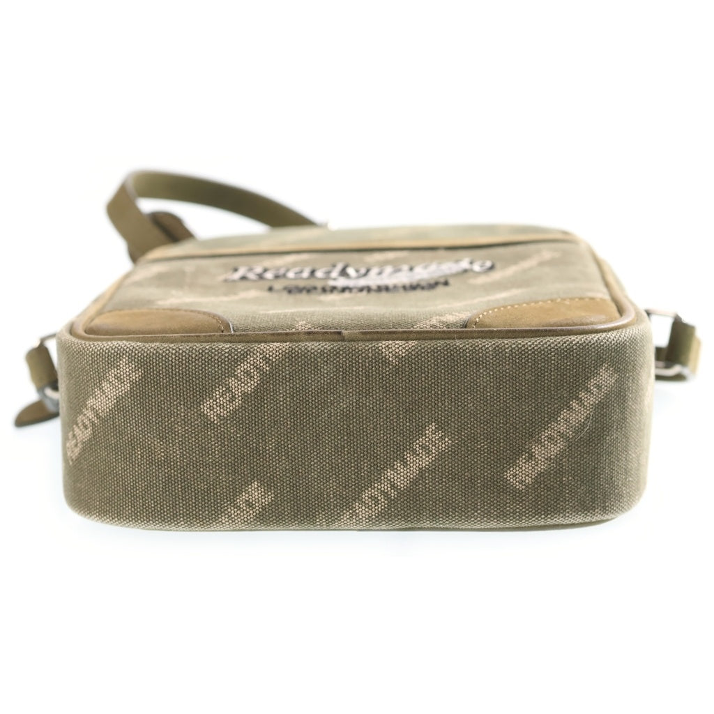 READY MADE(レディメイド) SHOULDER BAG 総柄 ロゴデザイン ショルダーバッグ カーキ RE-CO-KH-00-00-48