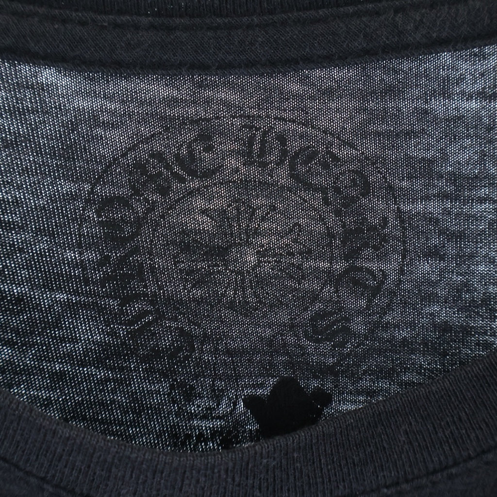 CHROME HEARTS(クロムハーツ) Cemetery Cross Tire Track Tee バックセメタリークロス タイヤトラック プリント半袖Tシャツ ブラック
