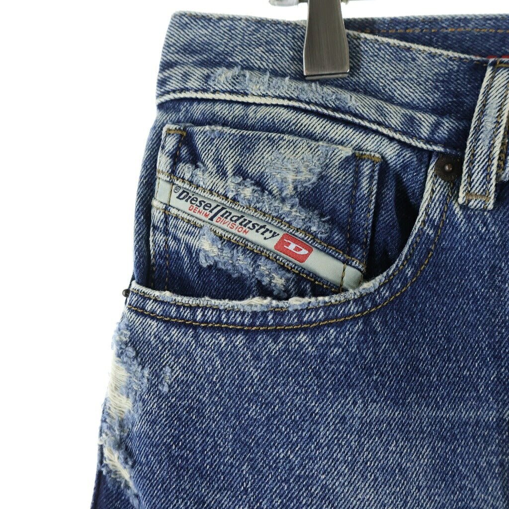 DIESEL(ディーゼル) DENIM PANTS ロゴ革パッチデザイン ボタンフライ デニムパンツ インディゴ A03568