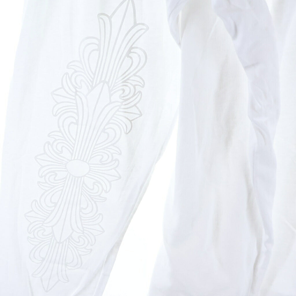 CHROME HEARTS(クロムハーツ) BACK ARCH LOGO SCROLL LABEL L/S TEE オンライン限定 袖フローラル アーチロゴ 長袖Tシャツ ロンT カットソー ホワイト