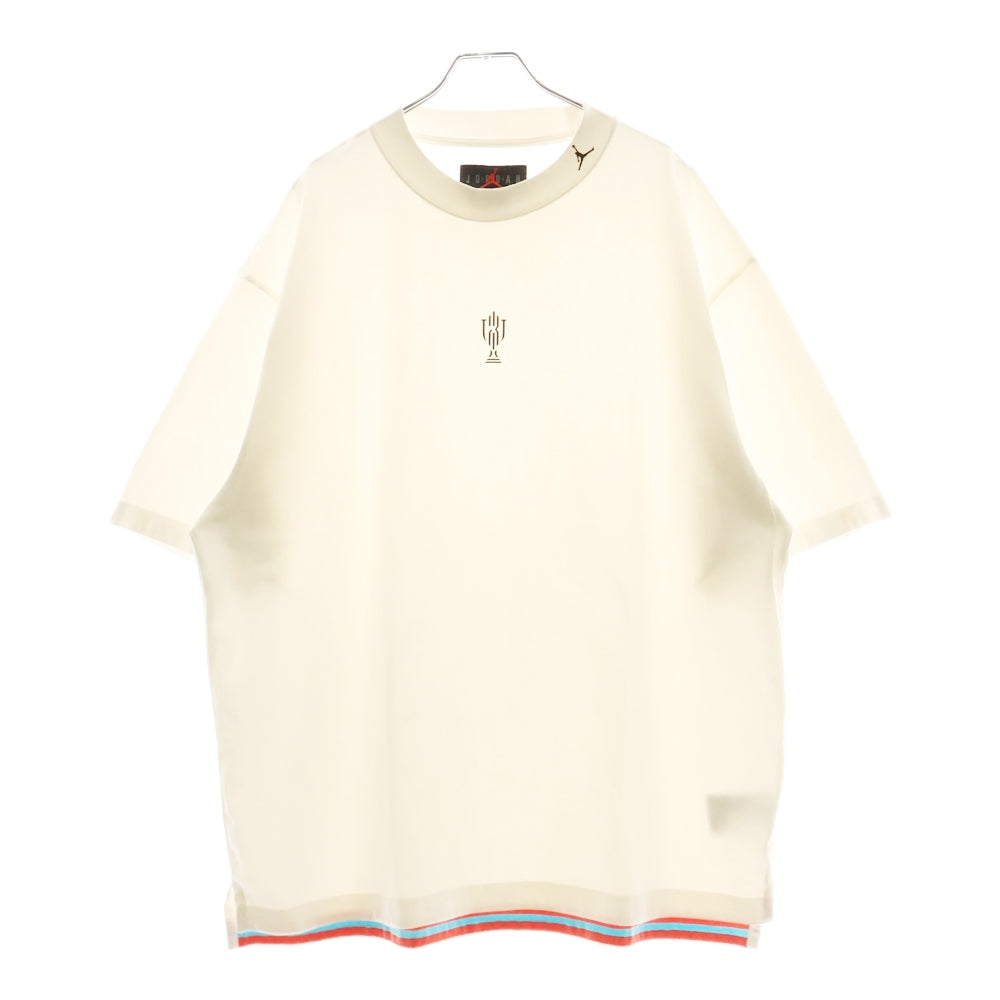 JORDAN BRAND(ジョーダンブランド) ×TROPHY ROOM トロフィールーム フロント ロゴプリント 半袖Tシャツ カットソー ホワイト FQ3844-133