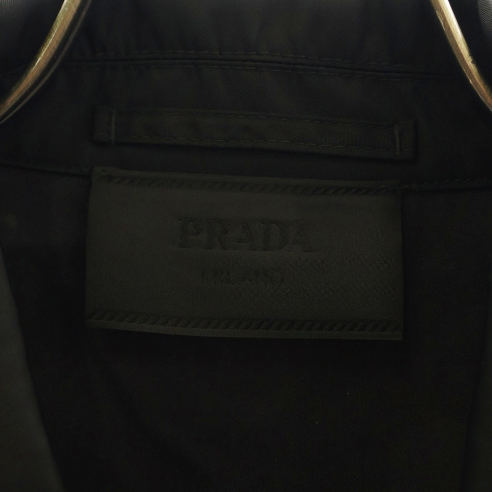PRADA(プラダ) Re-Nylon ロゴプレート付き ナイロンジップアップジャケット ブラック SGB684 S211 1WQ8