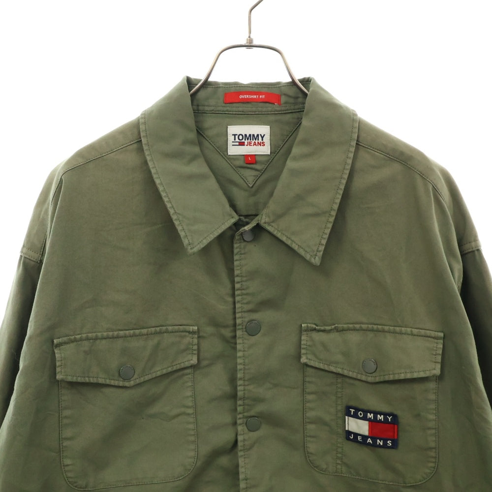 TOMMY JEANS(トミージーンズ) バックロゴプリント コットン長袖シャツ グリーン DM0DM13348