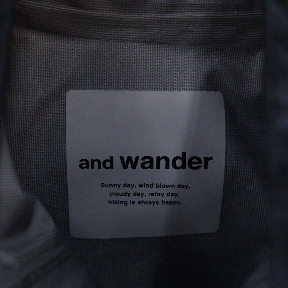and wander(アンドワンダー) printed PERTEX SHIELD rain jacket シールド レインジャケット マウンテンパーカー ネイビー 574-5111001