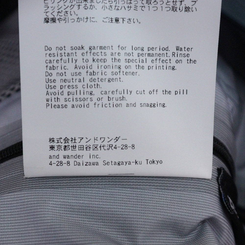 and wander(アンドワンダー) printed PERTEX SHIELD rain jacket シールド レインジャケット マウンテンパーカー ネイビー 574-5111001
