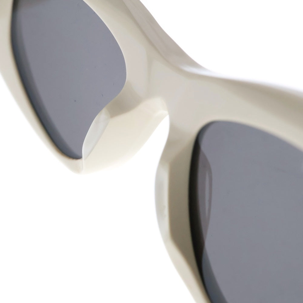 BALENCIAGA(バレンシアガ) キャットアイフレーム サングラス メガネ 眼鏡 ホワイト BB0243S