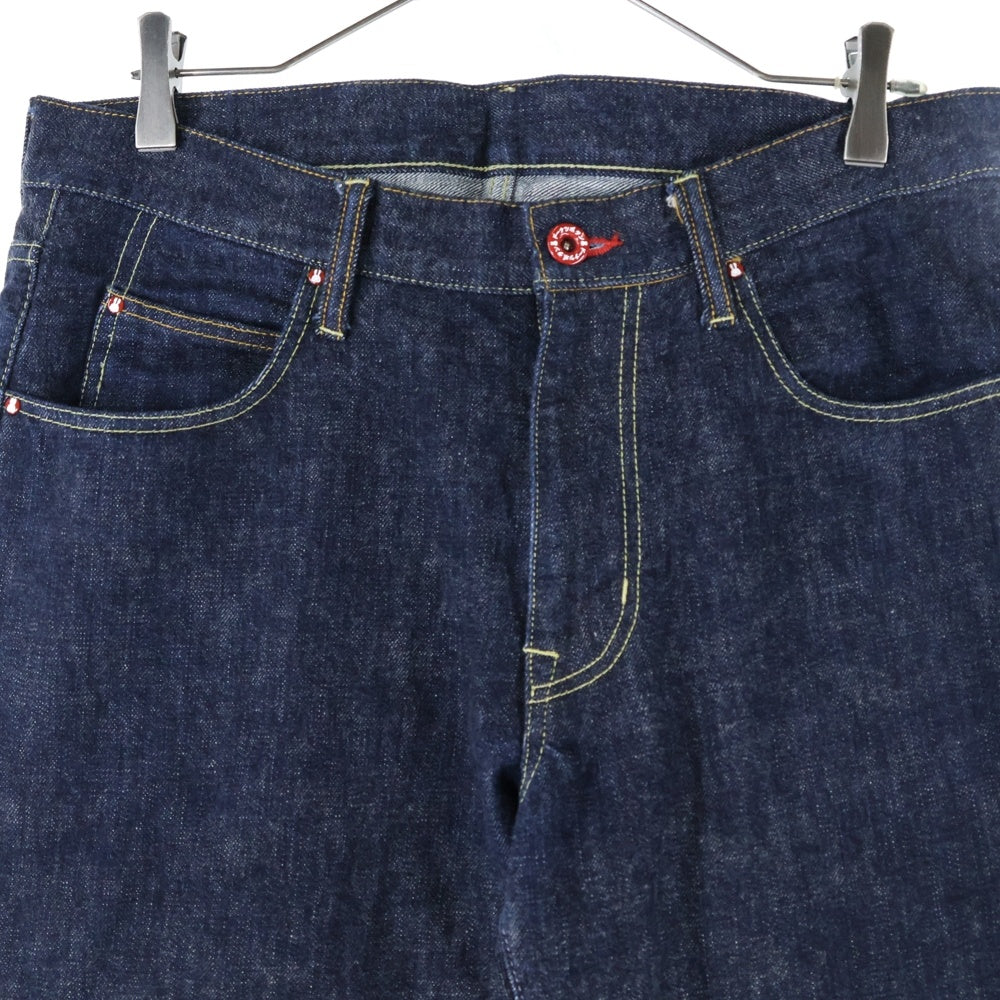 CUNE(キューン) バックプリント デニムパンツ インディゴ CGF22U2CWOW