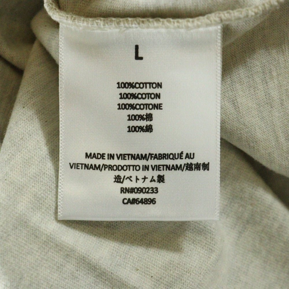 FEAR OF GOD ESSENTIALS(フィアオブゴッド エッセンシャルズ) L/S T-SHIRT フェルトロゴ 長袖Tシャツ ロンT ライトグレー