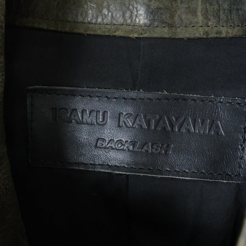 ISAMU KATAYAMA BACKLASH(イサムカタヤマバックラッシュ) カウレザー 牛革 ミリタリーデザイン ジップアップレザージャケット グレー