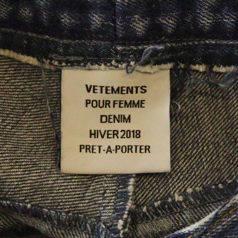 VETEMENTS(ヴェトモン) 再構築 ダメージ加工 クロップドデニムパンツ ジーンズ レディース インディゴ