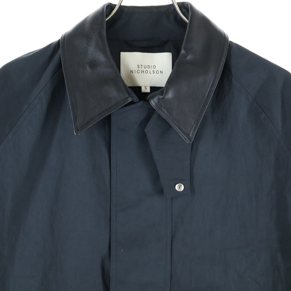 STUDIO NICHOLSON(スタジオニコルソン) DANI JACKET レザーカラー コットン ナイロン ジップアップ コート ブラック 51-10-652005