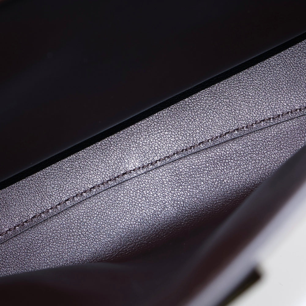 Berluti(ベルルッティ) 25SS ANDY アンディ クロスボディ メッセンジャーバッグ ヴェネチア カーフレザーショルダーバッグ ブラウン 305352