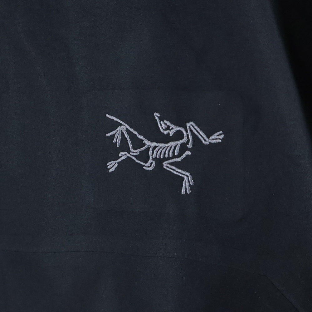 ARC'TERYX(アークテリクス) Beta SL Jacket ベータ ロゴエンブロイダリー ナイロン フーデッドジャケット ブラック X000009685