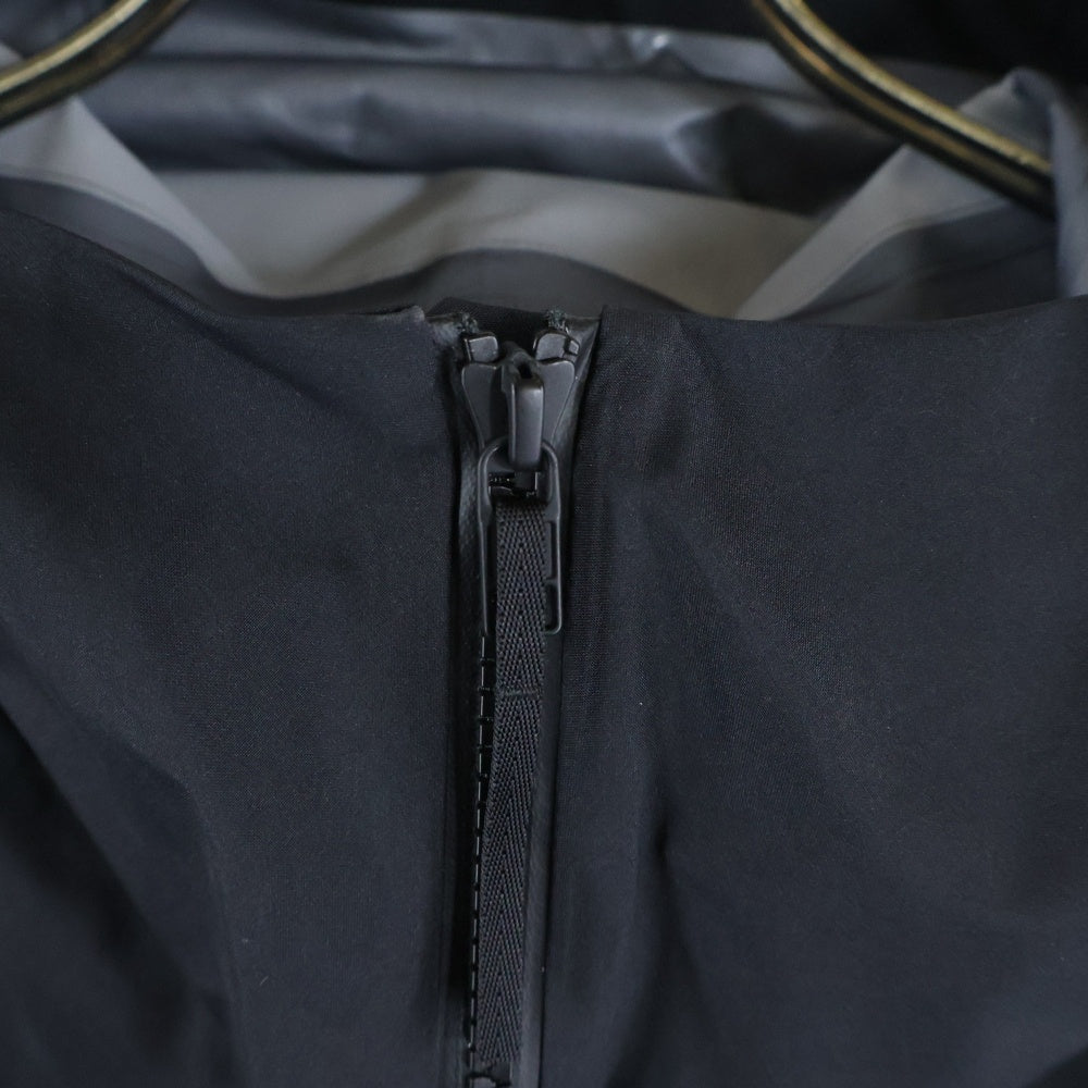 ARC'TERYX(アークテリクス) VEILANCE Monitor Coat ヴェイランス モニターコート ジップアップフーデットナイロンコート X000009523 ブラック