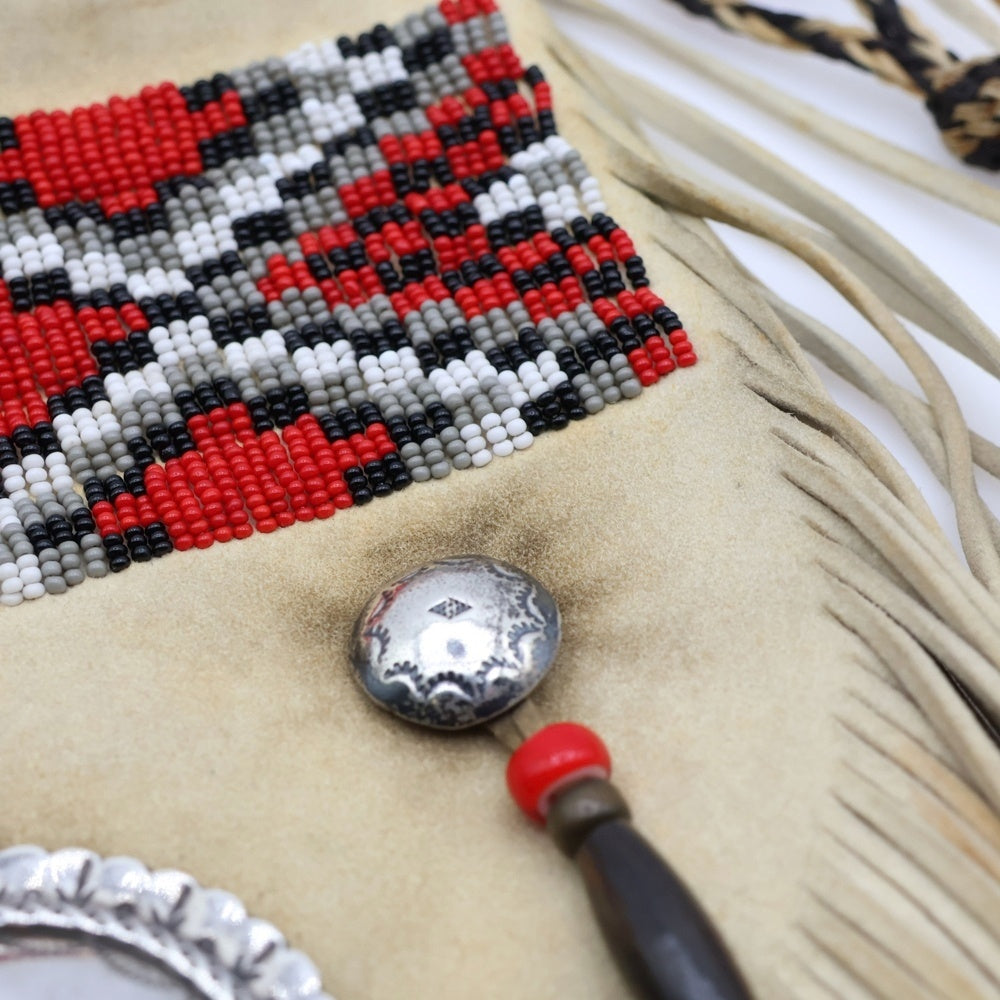 THE BINGO BROTHERS(ザ ビンゴブラザーズ) コンチョ ビーズ付き レザーメディスンバッグ アイボリー