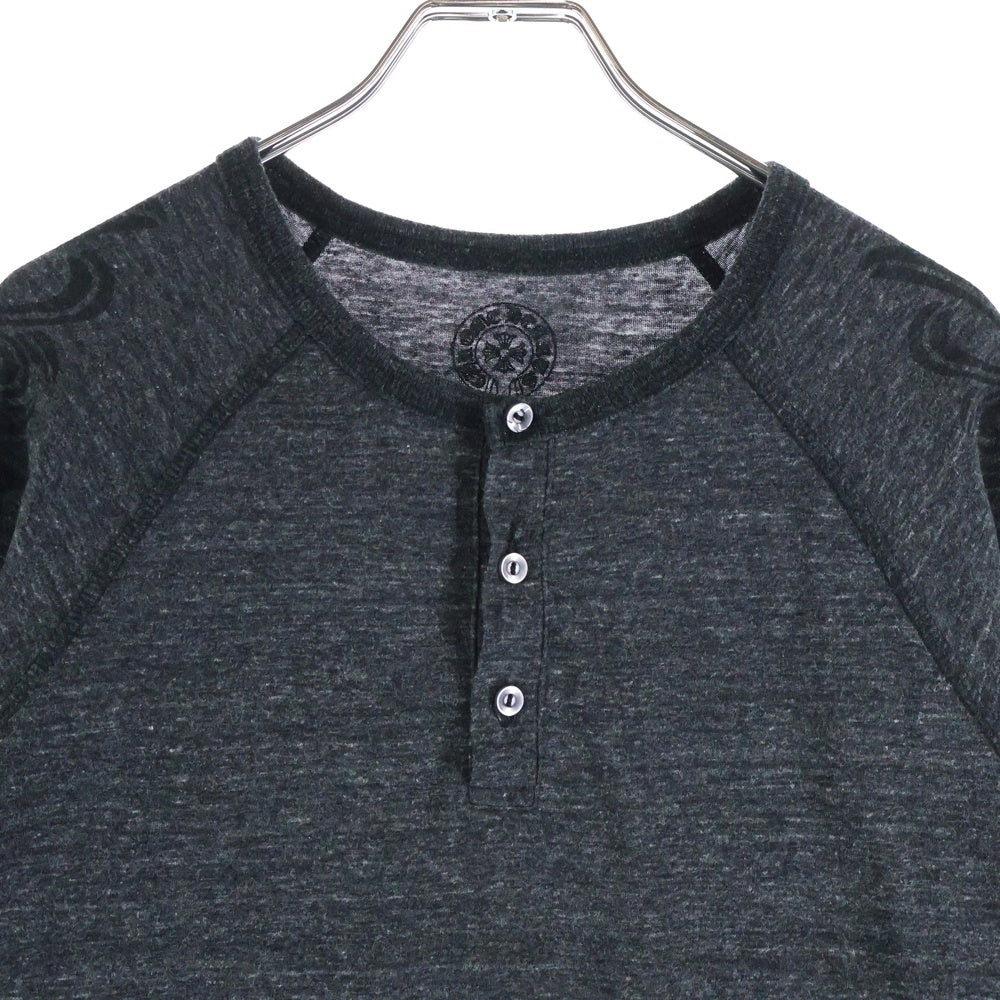 CHROME HEARTS(クロムハーツ) HNLY NECK ヘンリーネック 7文丈 バックスクロールラベル クロスプリント 長袖 ボタンTシャツ カットソー ダークグレー
