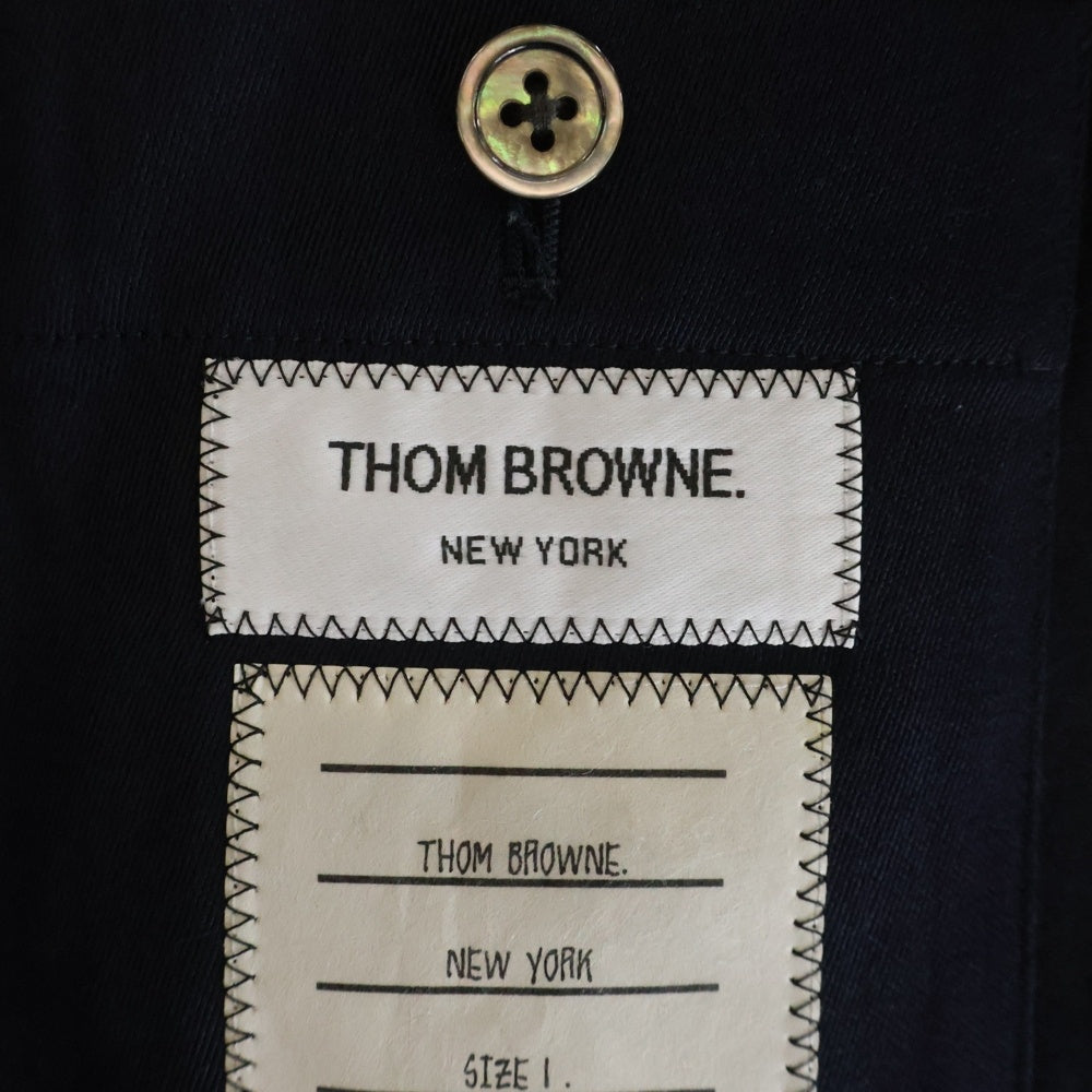 THOM BROWNE(トムブラウン) フロントポケット ロゴストライプ テーラードジャケット ネイビー MJU500A-04348415