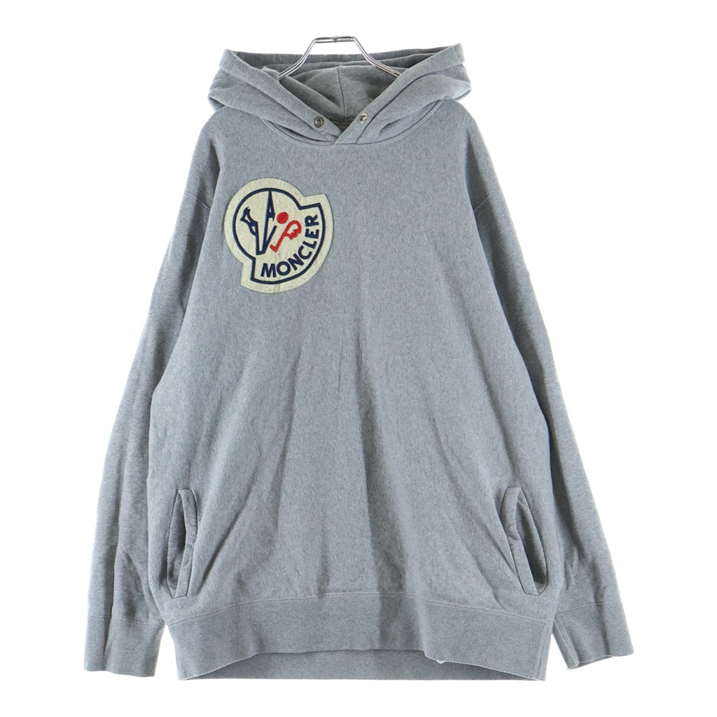 MONCLER(モンクレール) 21AW MAGLIA CON CAPPUCCIO Logo Patch Hooded Sweatshirts ロゴパッチフーデットスウェットシャツ パーカー G20928G00006 グレー