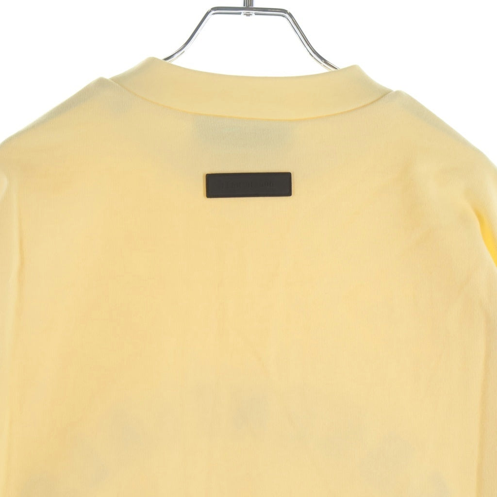 FEAR OF GOD ESSENTIALS(フィアオブゴッド エッセンシャルズ) Mock Neck L/S Tee モックネックロングスリーブTシャツ ラバーロゴ長袖Tシャツ イエロー