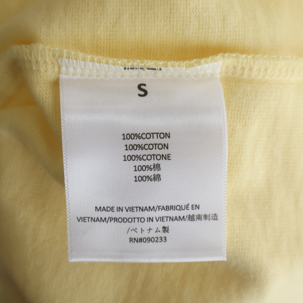 FEAR OF GOD ESSENTIALS(フィアオブゴッド エッセンシャルズ) Mock Neck L/S Tee モックネックロングスリーブTシャツ ラバーロゴ長袖Tシャツ イエロー