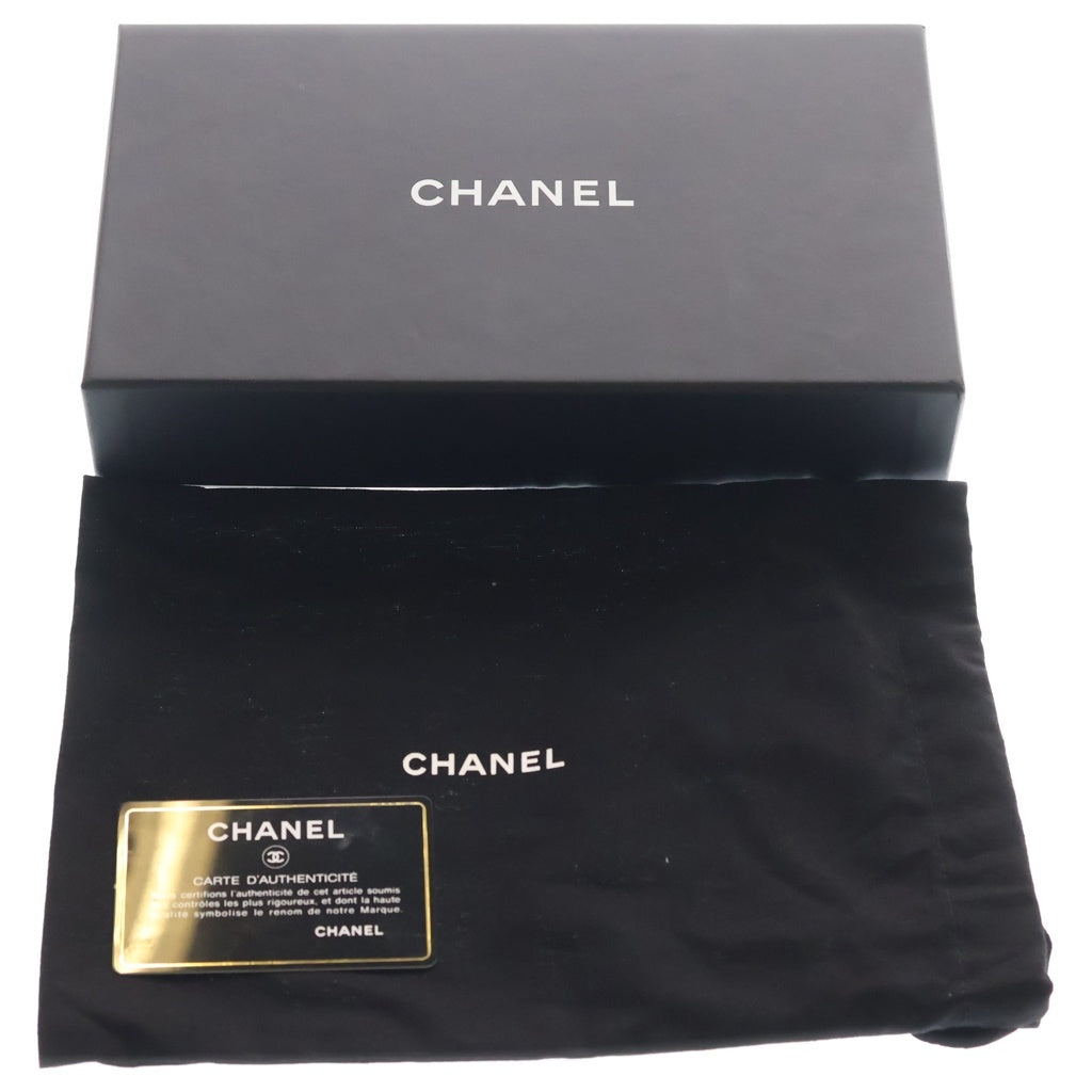 CHANEL(シャネル) Matelasse Pouch マトラッセポーチ キャビアスキン ゴールド金具 ホワイト レディース