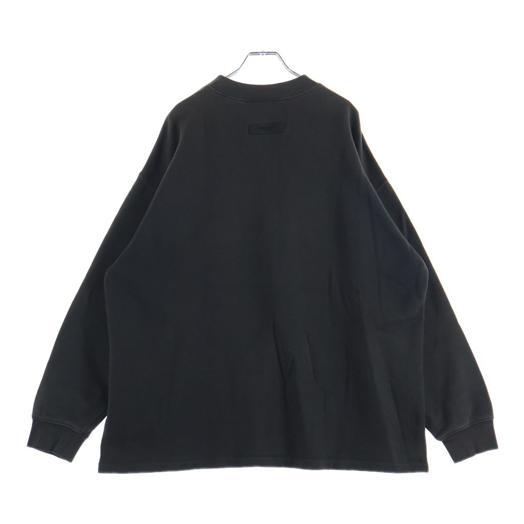 FEAR OF GOD ESSENTIALS(フィアオブゴッド エッセンシャルズ) Felt Logo Sweatshirt フェルトロゴスウェットシャツ クルーネックトレーナー ダークグレー