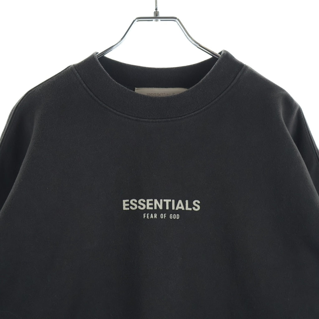 FEAR OF GOD ESSENTIALS(フィアオブゴッド エッセンシャルズ) Felt Logo Sweatshirt フェルトロゴスウェットシャツ クルーネックトレーナー ダークグレー
