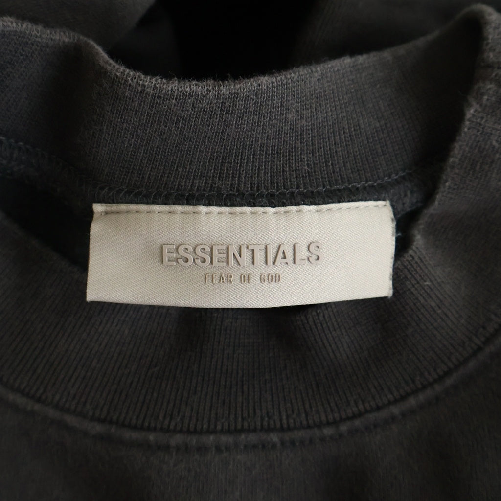 FEAR OF GOD ESSENTIALS(フィアオブゴッド エッセンシャルズ) Felt Logo Sweatshirt フェルトロゴスウェットシャツ クルーネックトレーナー ダークグレー