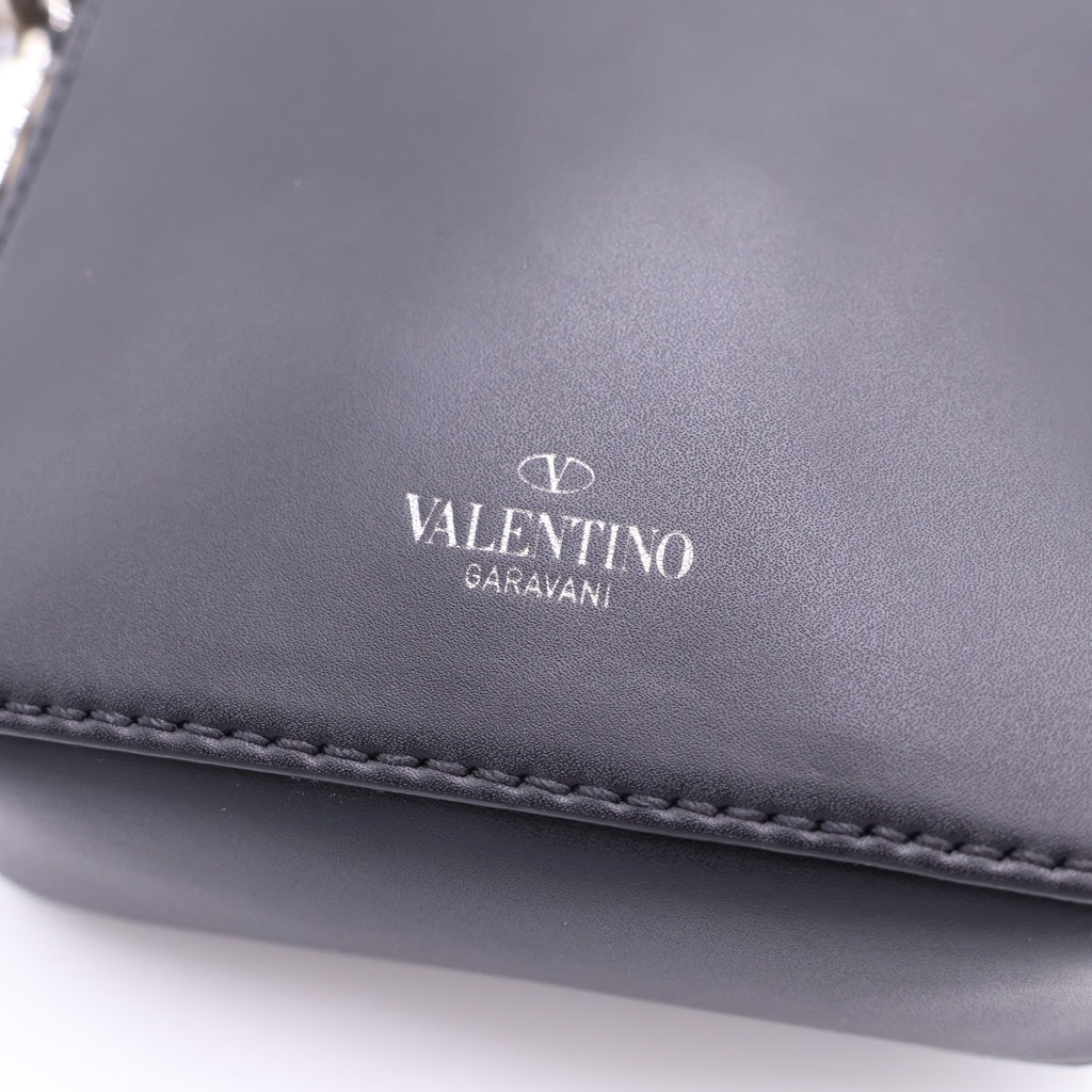 VALENTINO(ヴァレンティノ) Garavani VLTN Leather Crossbody Bag 5Y2B0943 WJW ロゴ レザーショルダーバッグ ブラック 5Y2B0943
