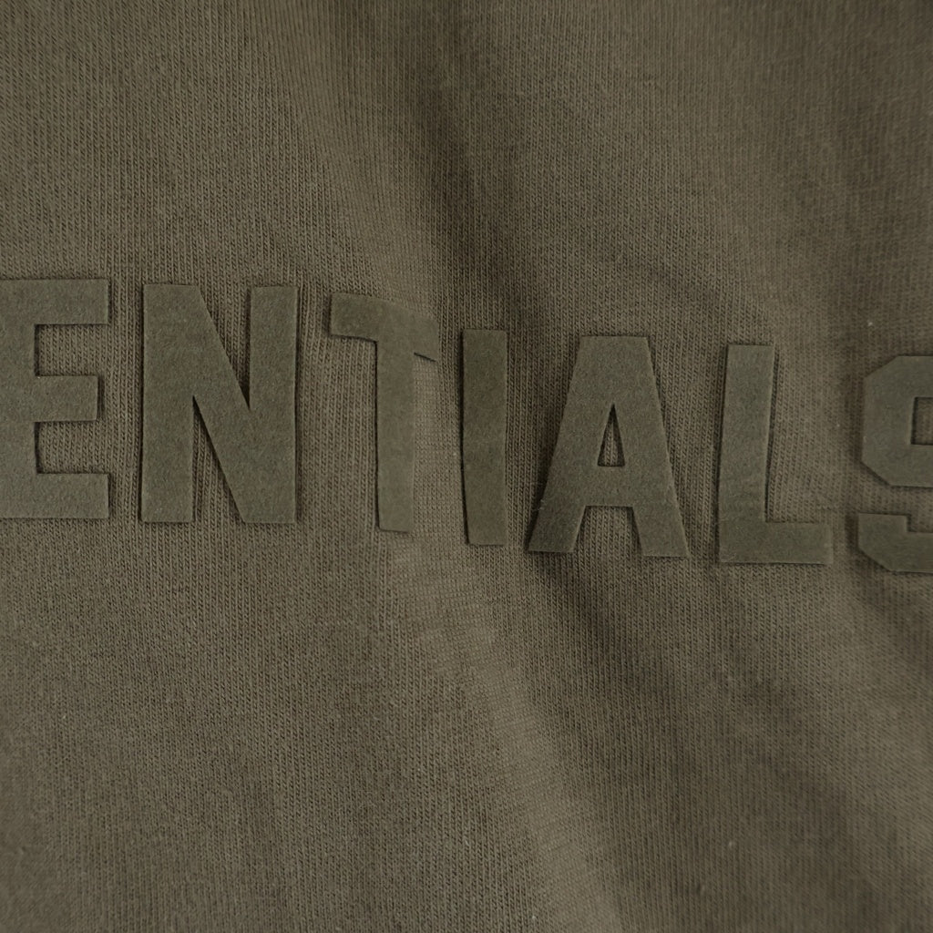 FEAR OF GOD ESSENTIALS(フィアオブゴッド エッセンシャルズ) Felt Logo S/S T-Shirts フェルトロゴショートスリーブTシャツ クルーネック半袖Tシャツ ベージュ