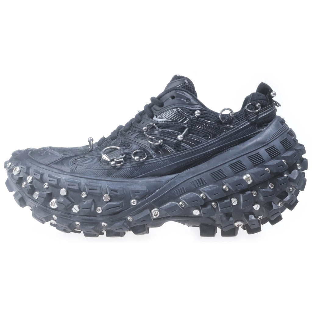 BALENCIAGA(バレンシアガ) Bouncer Screw Sneaker With Piercings バウンサースクリュースニーカーウィズピアシング ハードウェア装飾レースアップローカットスニーカー 685611 ブラック