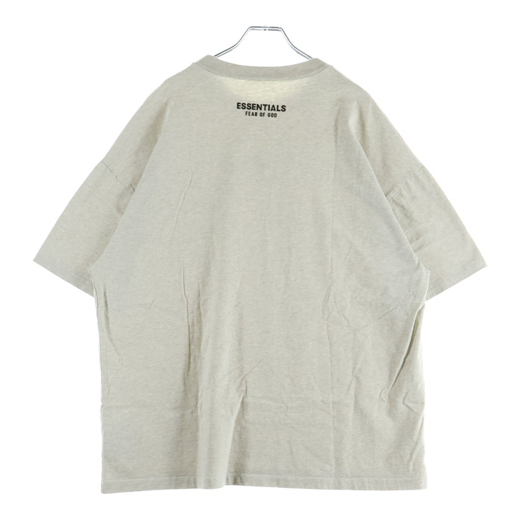 FEAR OF GOD ESSENTIALS(フィアオブゴッド エッセンシャルズ) Rubber Stitch Logo Crewneck S/S Tee ラバーステッチロゴクルーネック半袖Tシャツ カットソー ライトベージュ