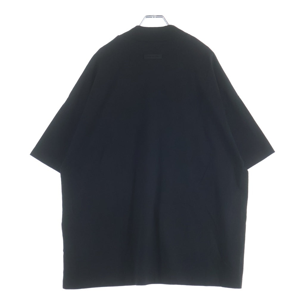 FEAR OF GOD ESSENTIALS(フィアオブゴッド エッセンシャルズ) Rubber Logo Mockneck S/S T-Shirts ラバーロゴモックネックTシャツ 半袖Tシャツ ブラック