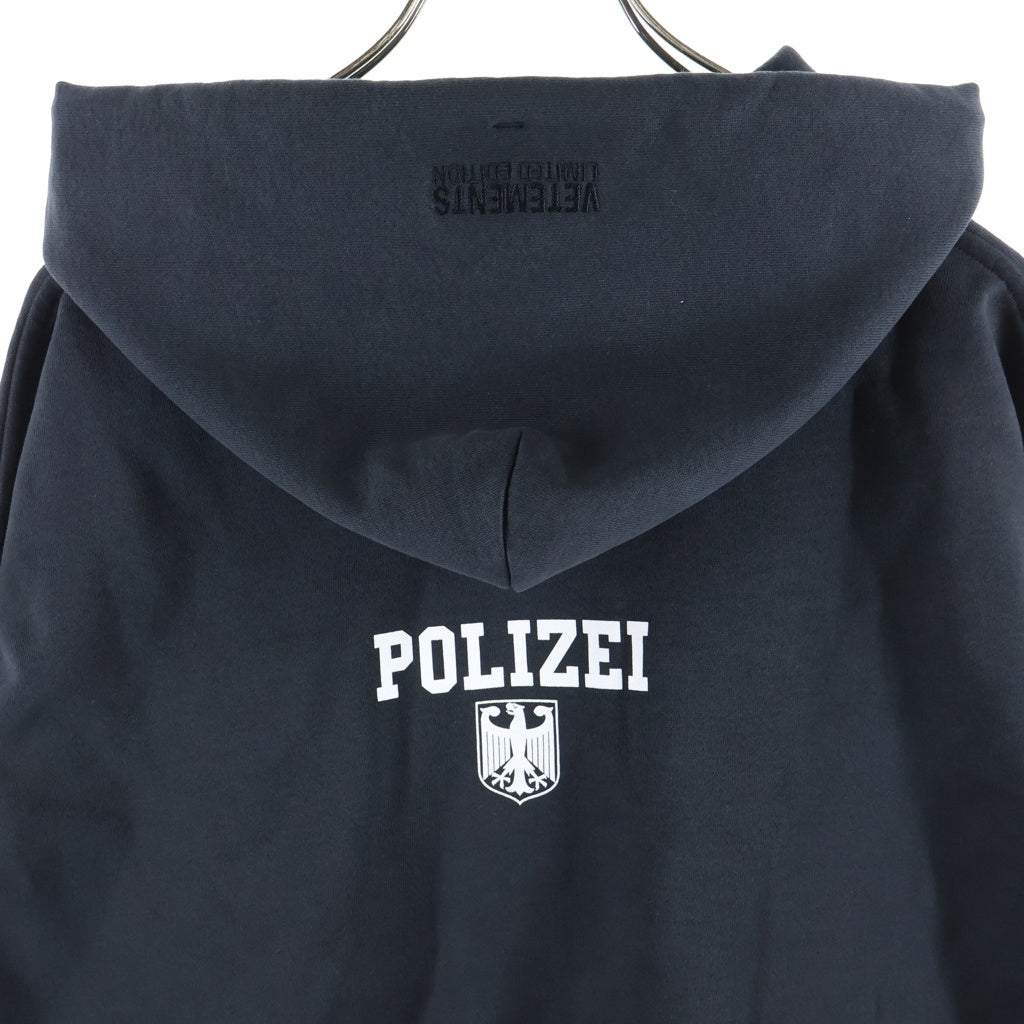 VETEMENTS(ヴェトモン) 25AW POLIZEI Zip Up Hoodie ポリツァイジップアップフーディー ロゴプリントジップアップパーカー ブラック