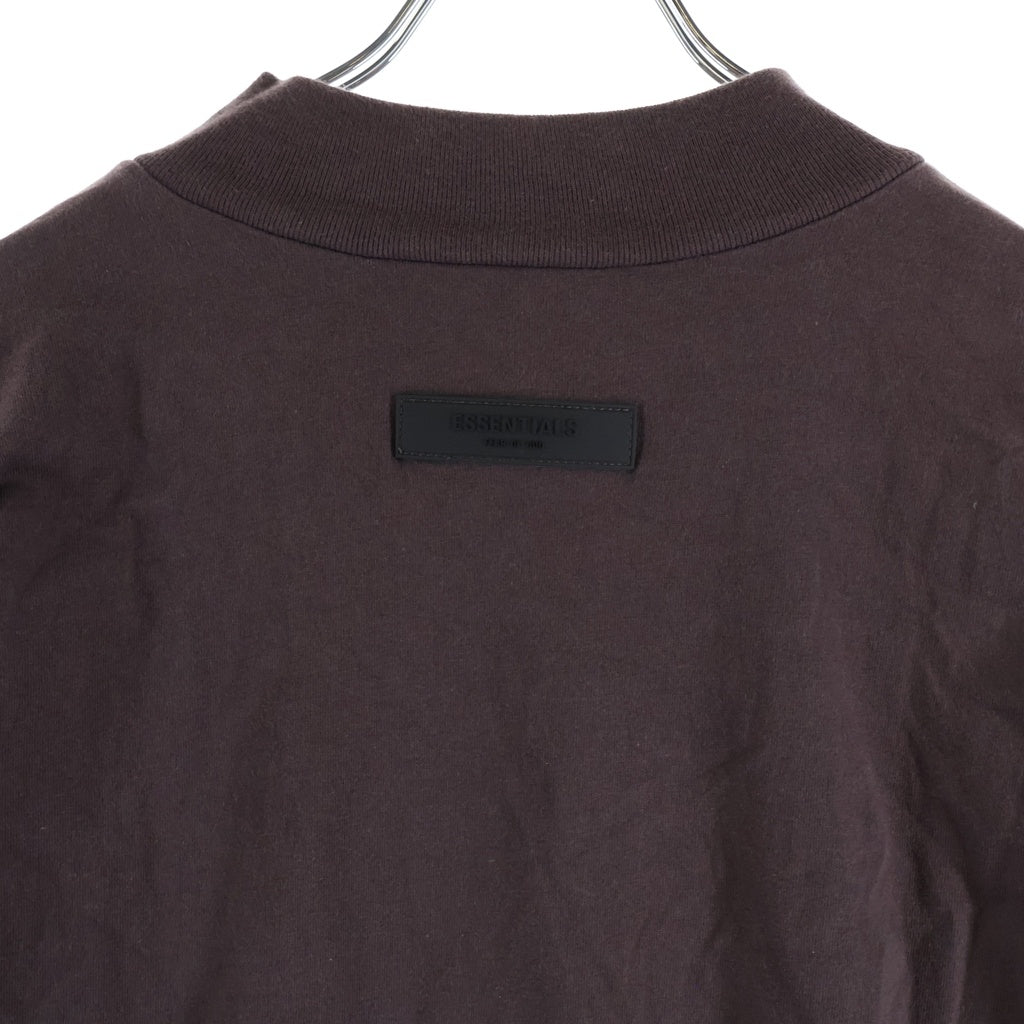 FEAR OF GOD ESSENTIALS(フィアオブゴッド エッセンシャルズ) RUBBER LOGO L/S TEE ラバーロゴロングスリーブTシャツ クルーネック長袖モックネックTシャツ バーガンディ