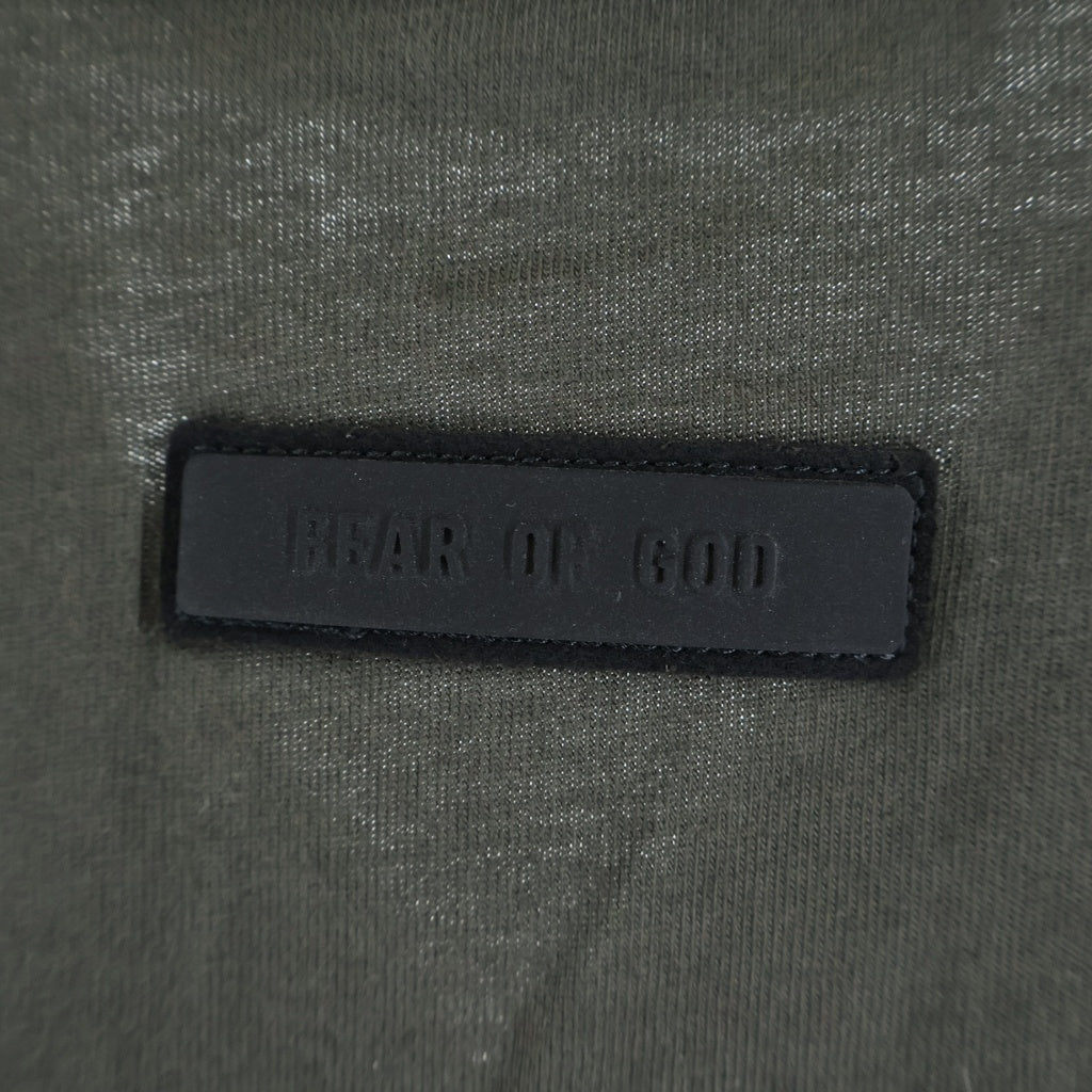 FEAR OF GOD ESSENTIALS(フィアオブゴッド エッセンシャルズ) RUBBER LOGO S/S GAME SHIRTS ラバーロゴショートスリーブゲームシャツ Vネック半袖Tシャツ カーキ
