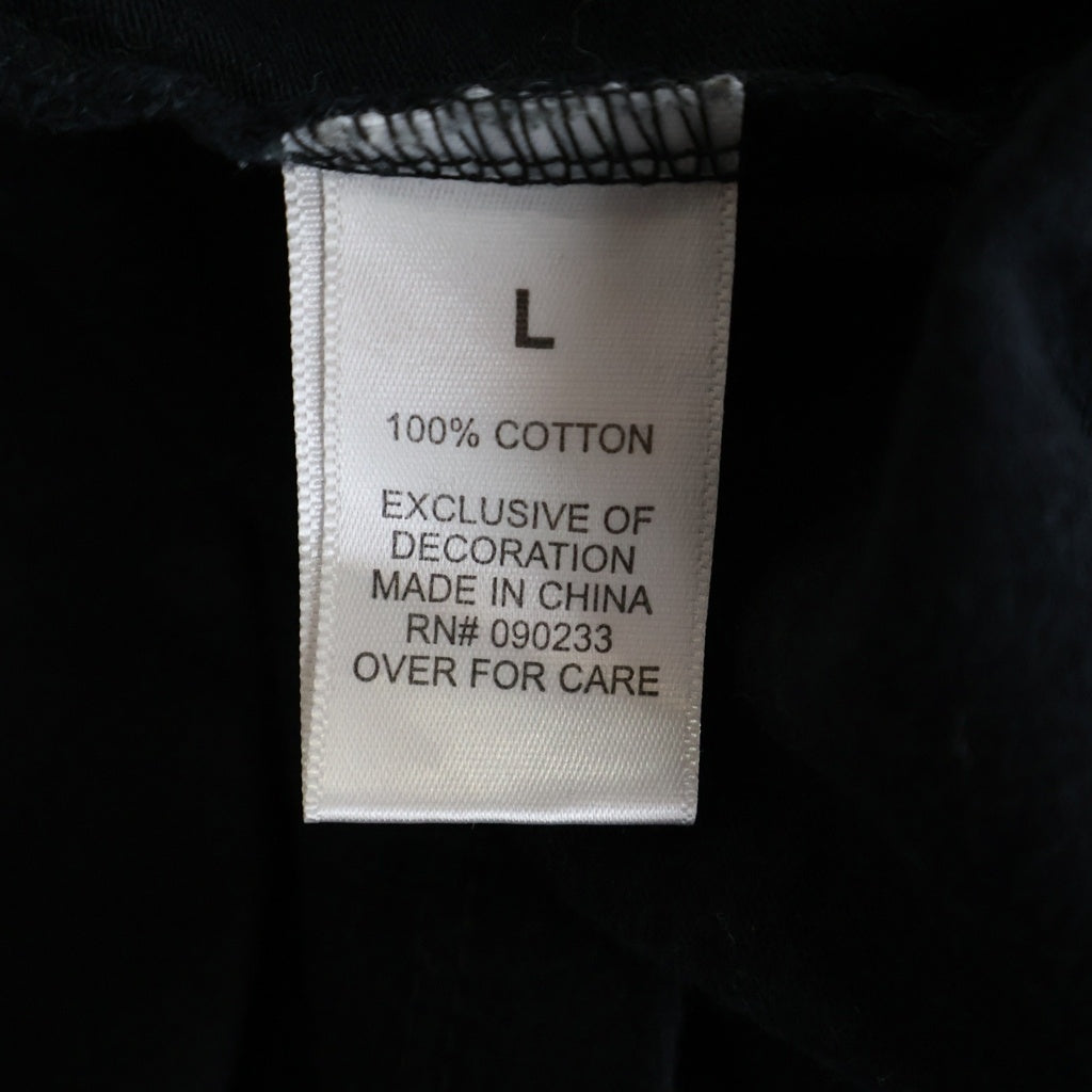 FEAR OF GOD ESSENTIALS(フィアオブゴッド エッセンシャルズ) LOGO S/S TEE フロントプリントクルーネック半袖Tシャツ ブラック