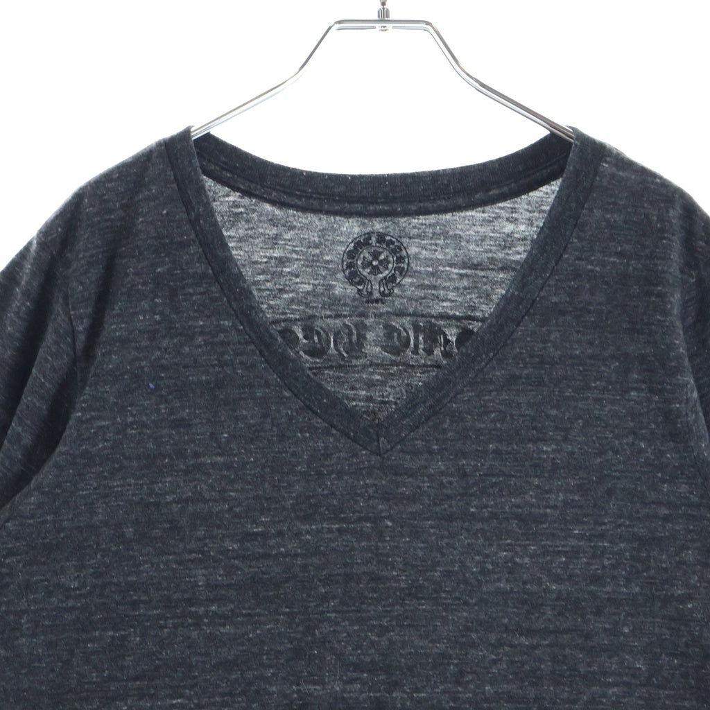 CHROME HEARTS(クロムハーツ) OLD BACK SCROLL LABEL V NECK S/S TEE バックスクロールラベルプリントVネック半袖Tシャツ ダークグレー