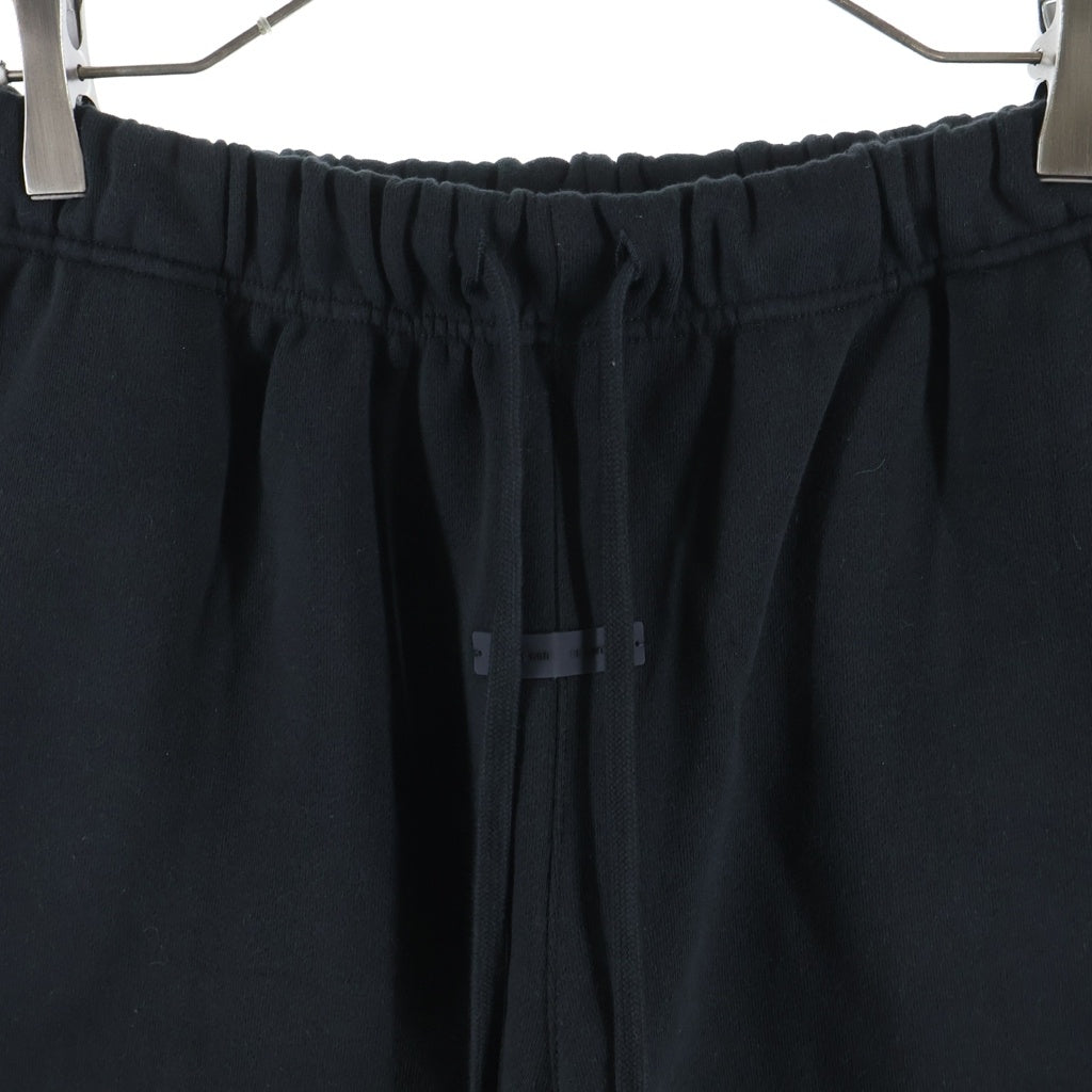 FEAR OF GOD ESSENTIALS(フィアオブゴッド エッセンシャルズ) Logo Sweat Shorts ロゴスウェットショーツ ラバーロゴスウェットハーフパンツ ブラック