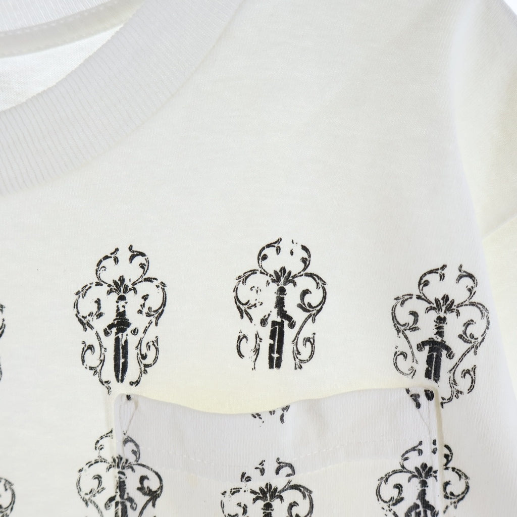 CHROME HEARTS(クロムハーツ) OLD VINE DAGGER BACK BS FLUER S/S TEE ヴァインダガー総柄プリントクルーネック半袖ポケットTシャツ ホワイト