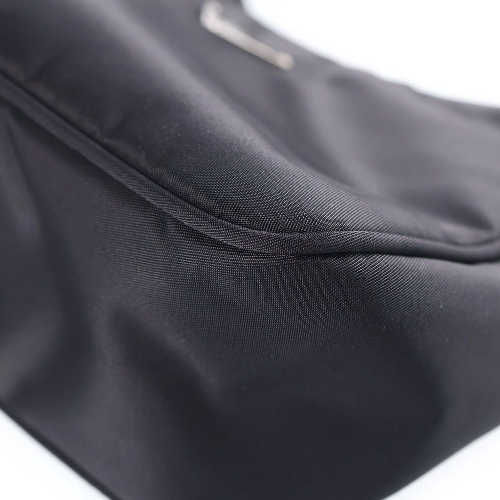 PRADA(プラダ) Triangle Logo Nylon Hand Bag トライアングルロゴナイロンハンドバッグ ロゴプレートナイロンハンドバッグ ブラック レディース