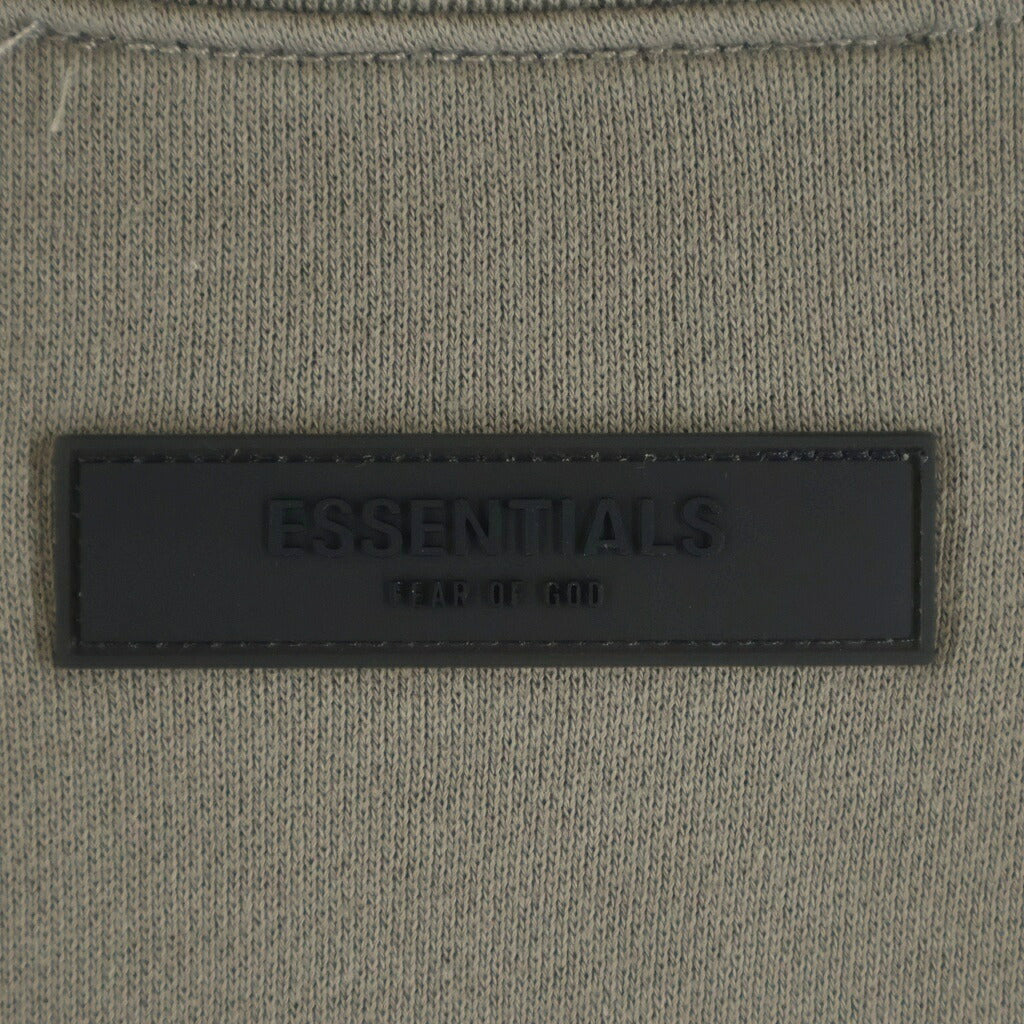 FEAR OF GOD ESSENTIALS(フィアオブゴッド エッセンシャルズ) Felt Logo Mockneck Sweatshirts フェルトロゴモックネックスウェットシャツ コットンフリーススウェットトレーナー ブラウン